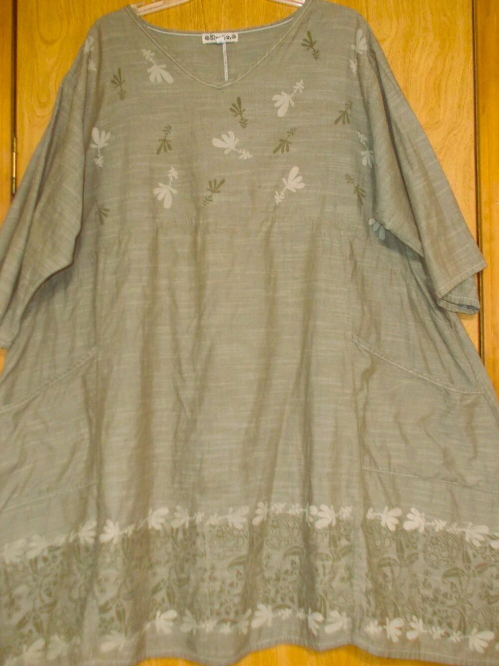 Barclay/Blue Fish Urchin Dress 2 B54" Stone Batiste, Climbing Garden,Drop Pocket